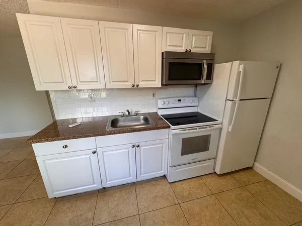$1,550 | 1119 Northwest 6th Avenue, Unit 5, Pompano Beach, FL 33060
