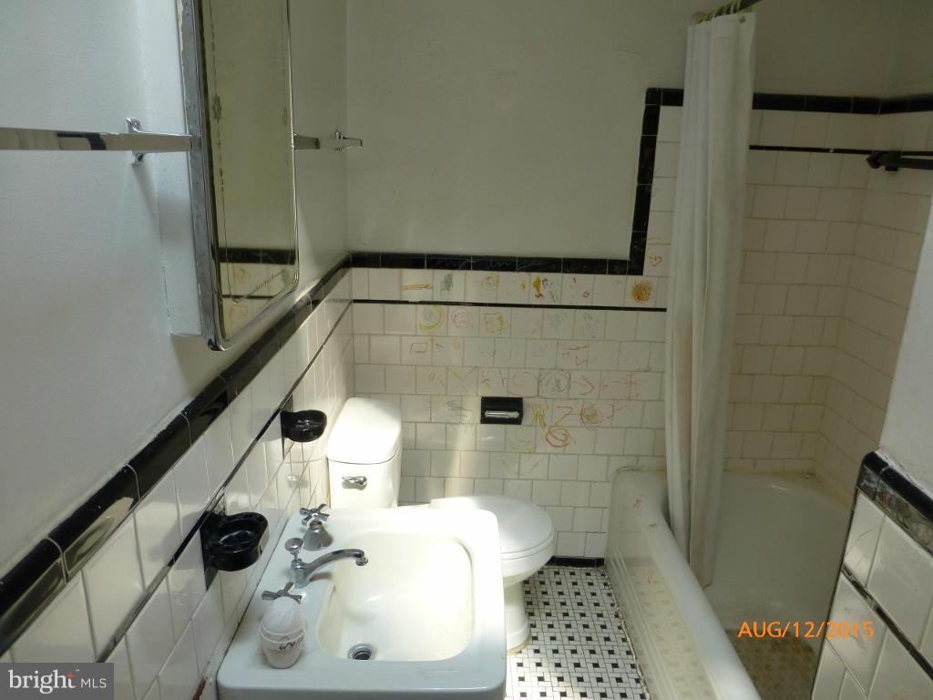 6209 Frederick Road Catonsville, MD 21228 - Photo 12 of 15 Bath
