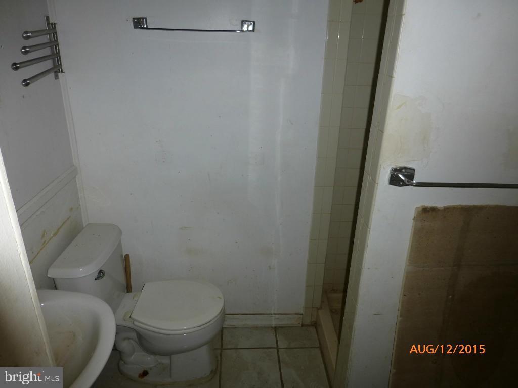 6209 Frederick Road Catonsville, MD 21228 - Photo 13 of 15 Bath