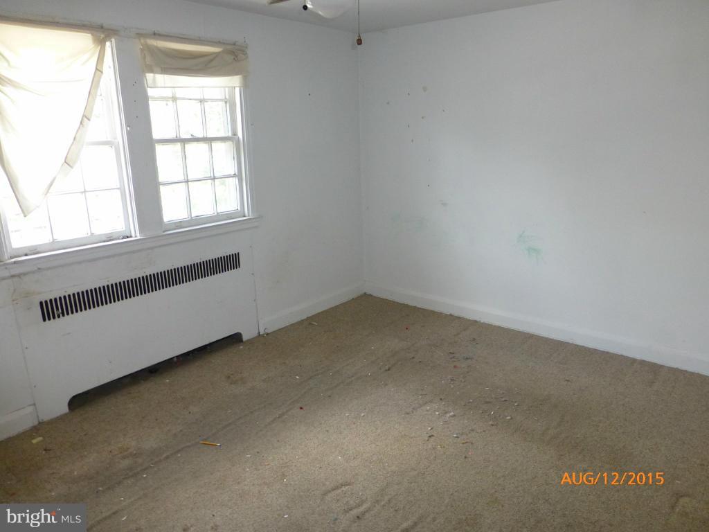 6209 Frederick Road Catonsville, MD 21228 - Photo 10 of 15 Living Room