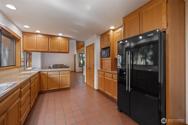 $895,000 | 323 Keach Court, Steilacoom, WA 98388