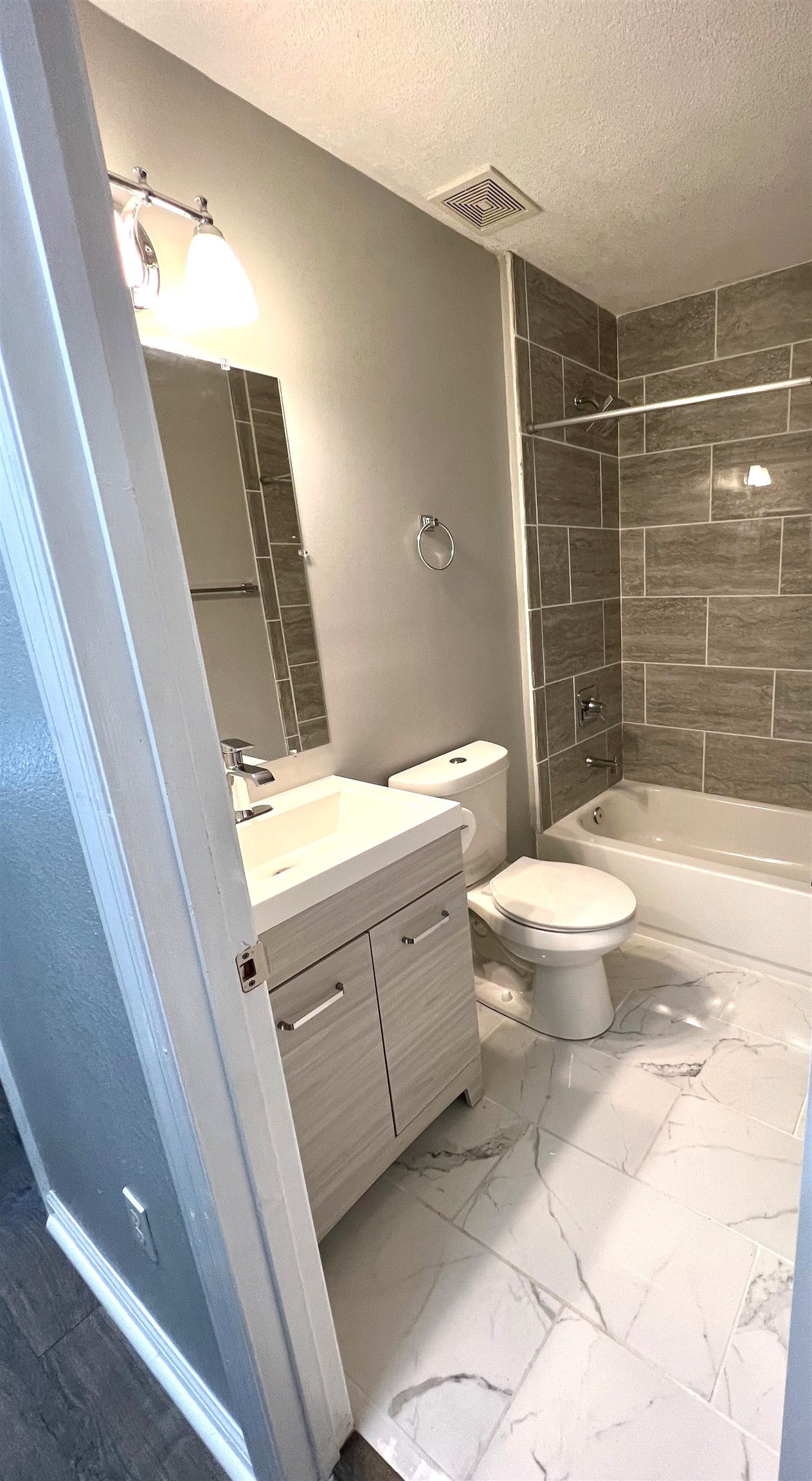 2550 Emerald Ridge Loop Tallahassee, FL 32303 - Photo 4 of 19 Gallery Image 4
