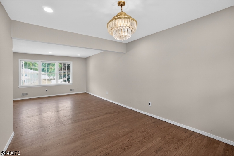 21 Ash Road Edison, NJ 08817 - Photo 10 of 35 Gallery Image 10