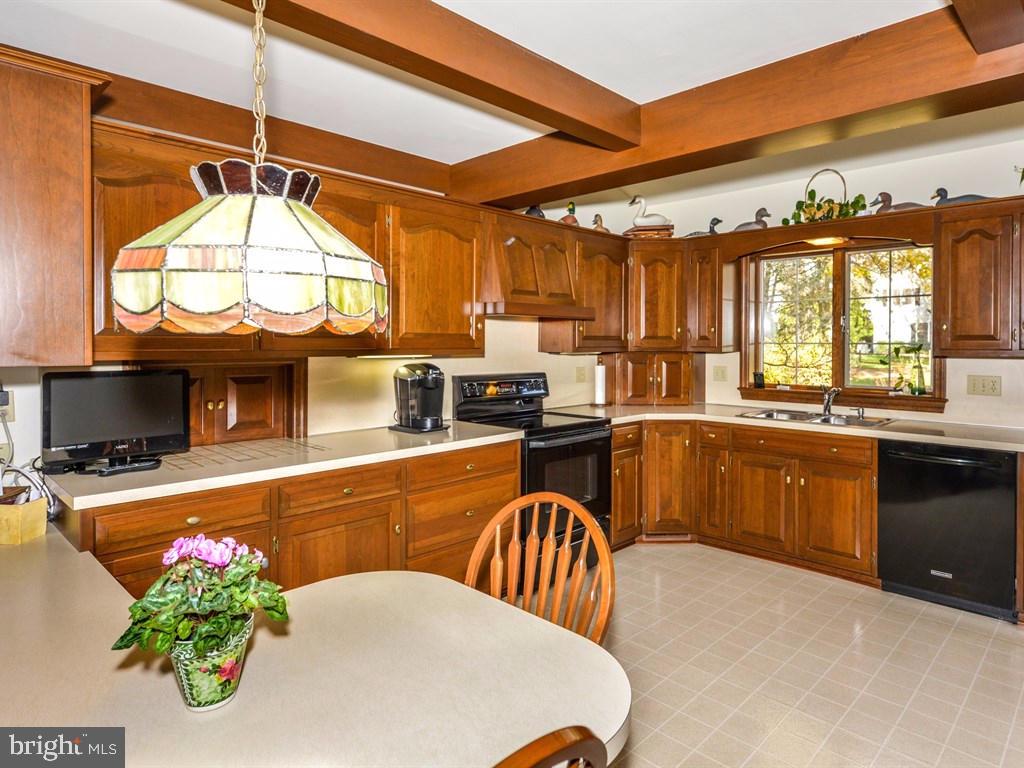 1311 Olde Saybrook Road Lancaster, PA 17601 - Photo 8 of 29