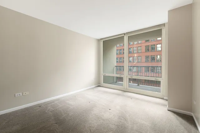 $315,000 | 345 North LaSalle Street, Unit 407, Chicago, IL 60654