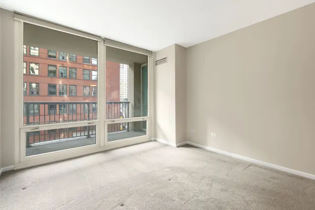 $315,000 | 345 North LaSalle Street, Unit 407, Chicago, IL 60654