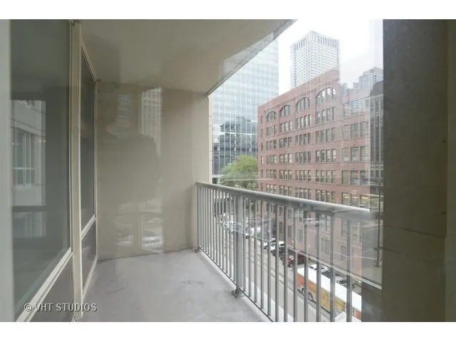 $315,000 | 345 North LaSalle Street, Unit 407, Chicago, IL 60654