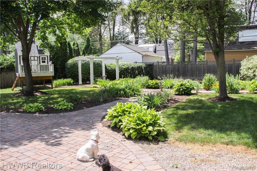 150 Aspen Road Birmingham, MI 48009 - Photo 18 of 22 2069.jpg