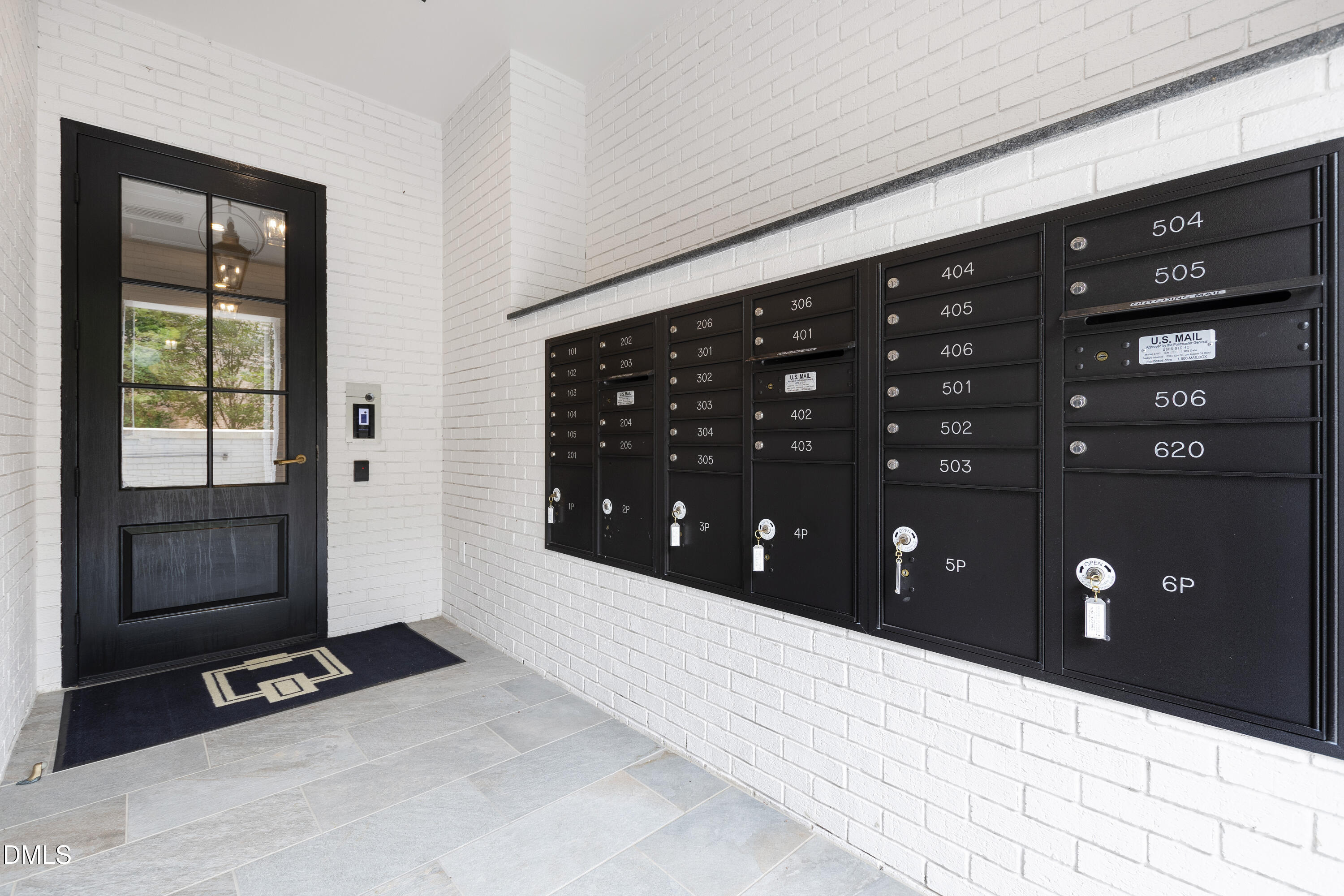 620 Wade Avenue, Unit 103 Raleigh, NC 27605 - Photo 37 of 41 a view of an empty room and window