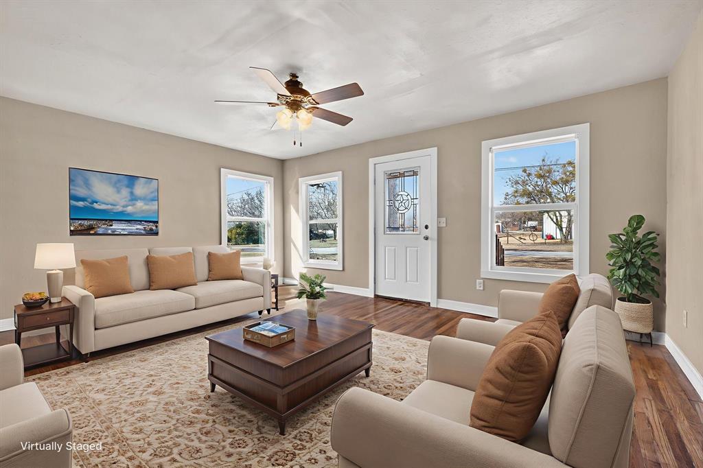 535 Hurt Street Dublin, TX 76446 - Photo 2 of 28