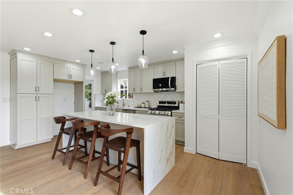 24308 Highlander Road West Hills, CA 91307 - Photo 11 of 62