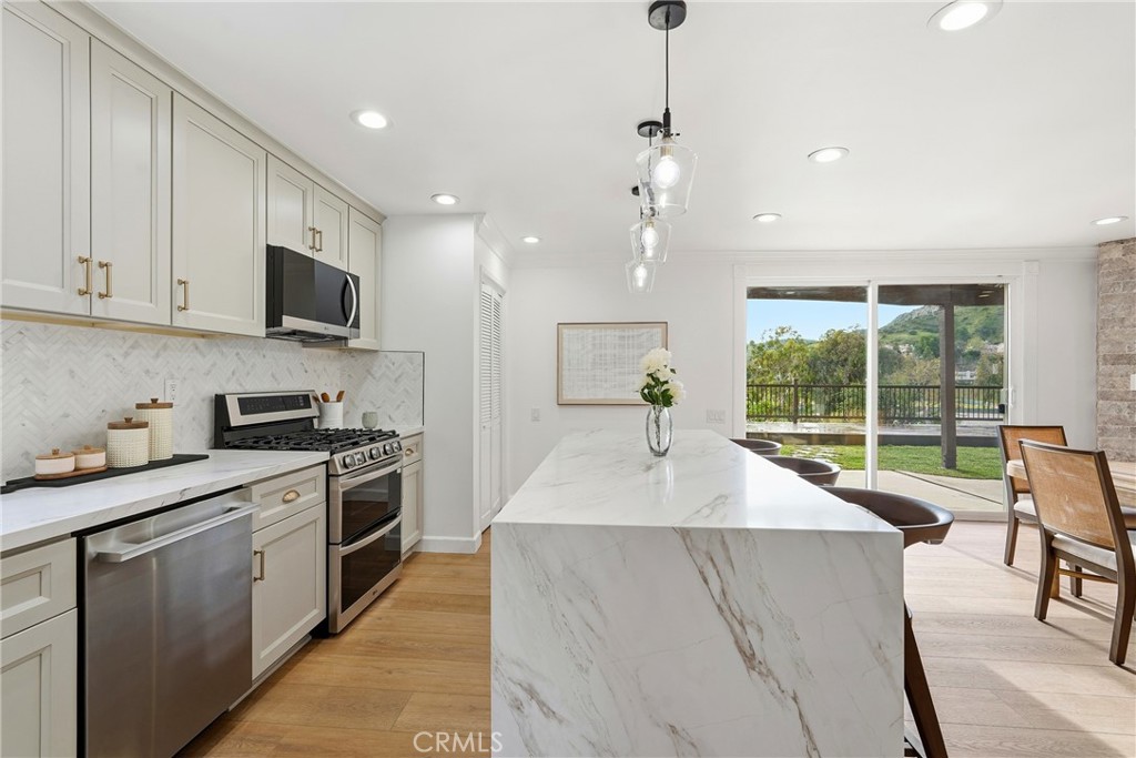 24308 Highlander Road West Hills, CA 91307 - Photo 8 of 62