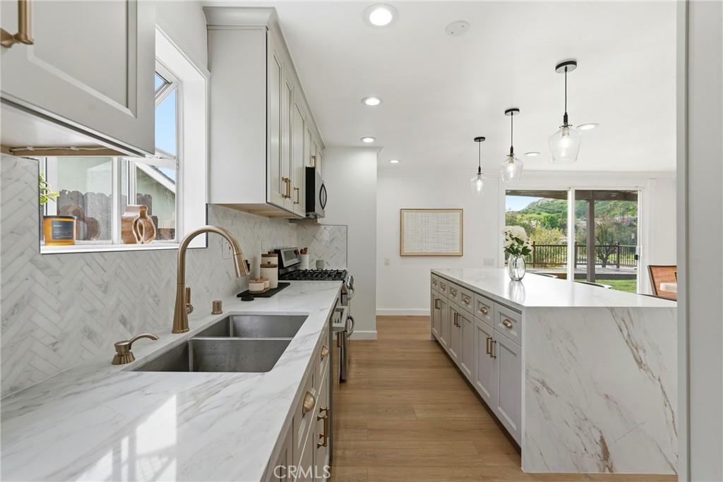 24308 Highlander Road West Hills, CA 91307 - Photo 9 of 62