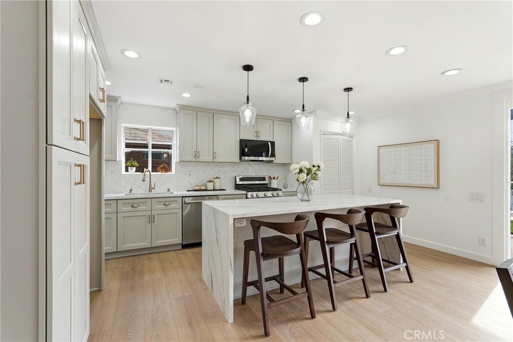 24308 Highlander Road West Hills, CA 91307 - Photo 10 of 62