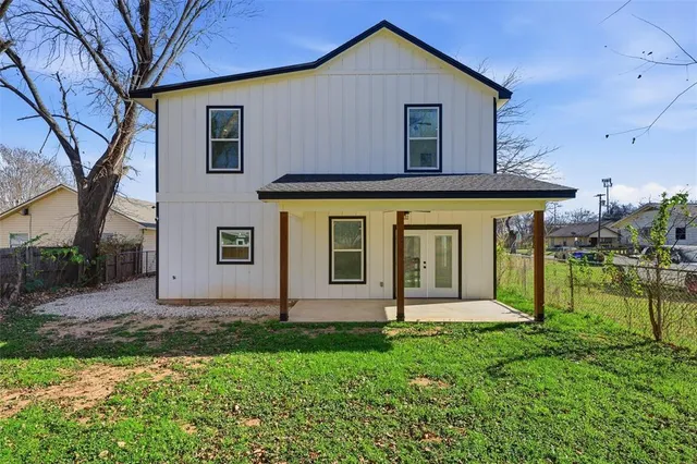 $349,000 | 808 Pecan Avenue, Waco, TX 76704