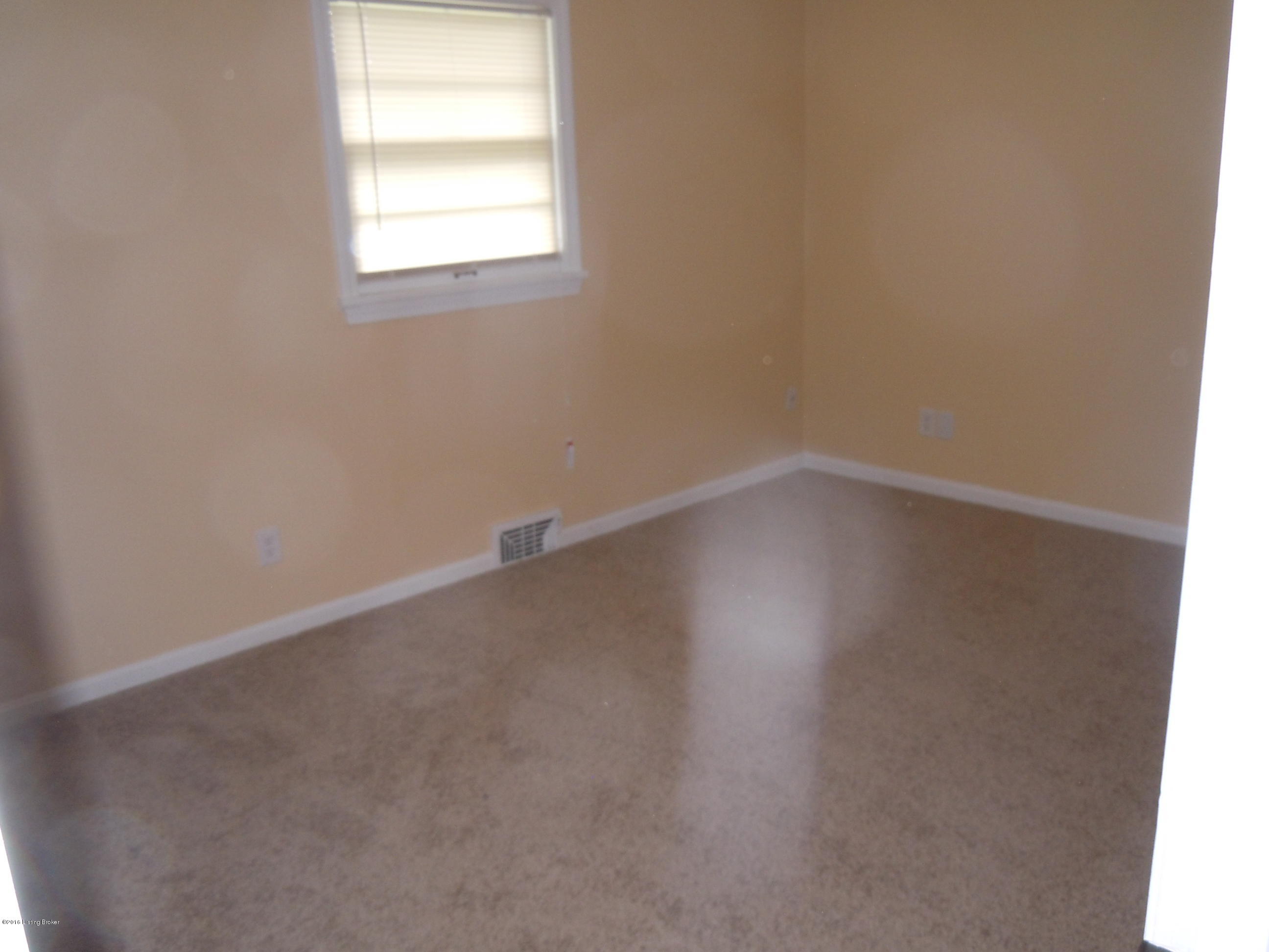 2024 Janlyn Road Jeffersontown, KY 40299 - Photo 22 of 27 DSCN4360