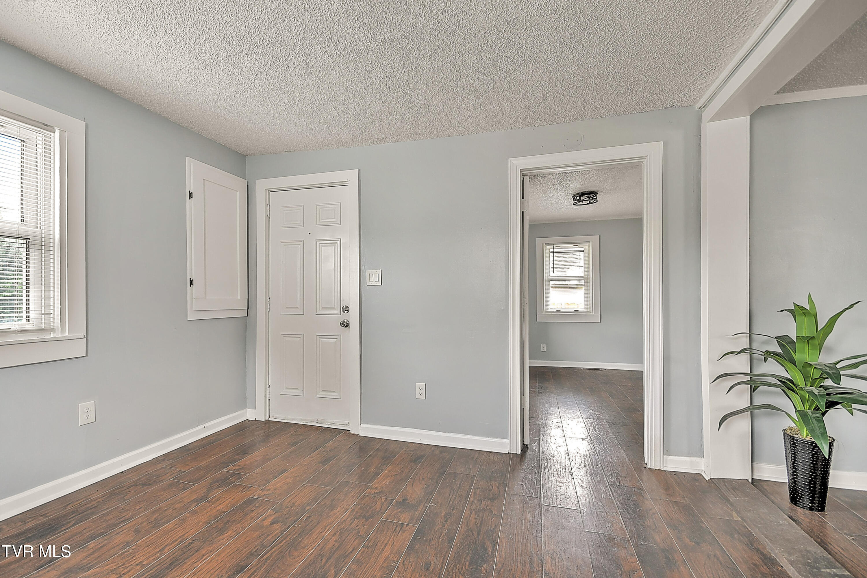 1208 Riverside Avenue, Unit 2 Kingsport, TN 37660 - Photo 6 of 28 1208 Riverside HB-5