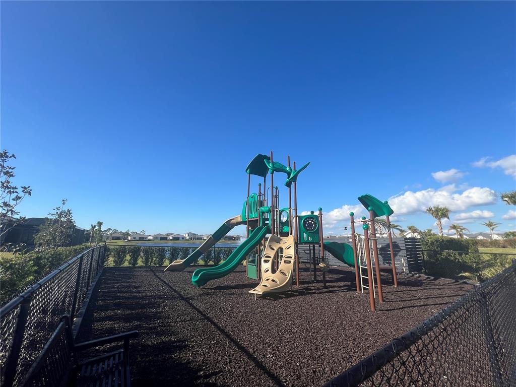 18460 Midsummer Place Venice, FL 34293 - Photo 51 of 94