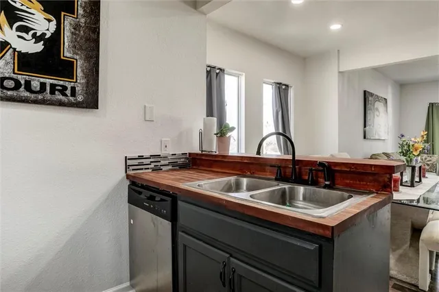 $220,000 | 1431 South 50th Street, Kansas City, KS 66106