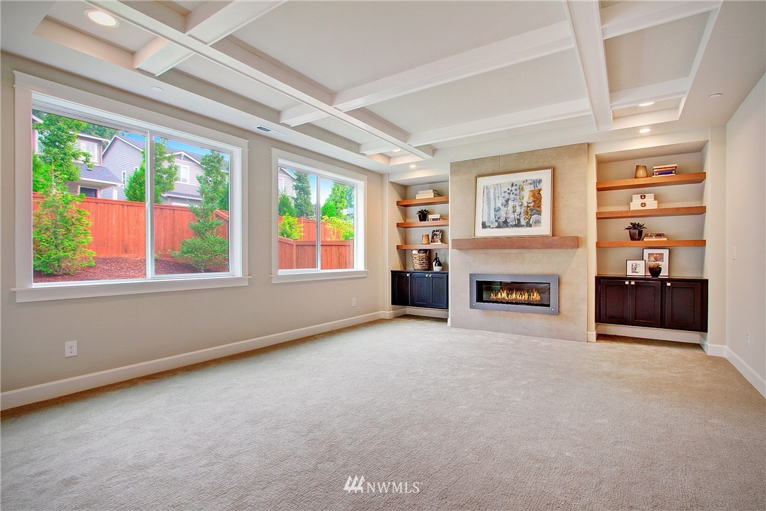 6121 Northeast 2nd Street Renton, WA 98059 - Photo 4 of 19