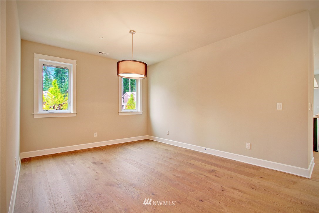 6121 Northeast 2nd Street Renton, WA 98059 - Photo 9 of 19