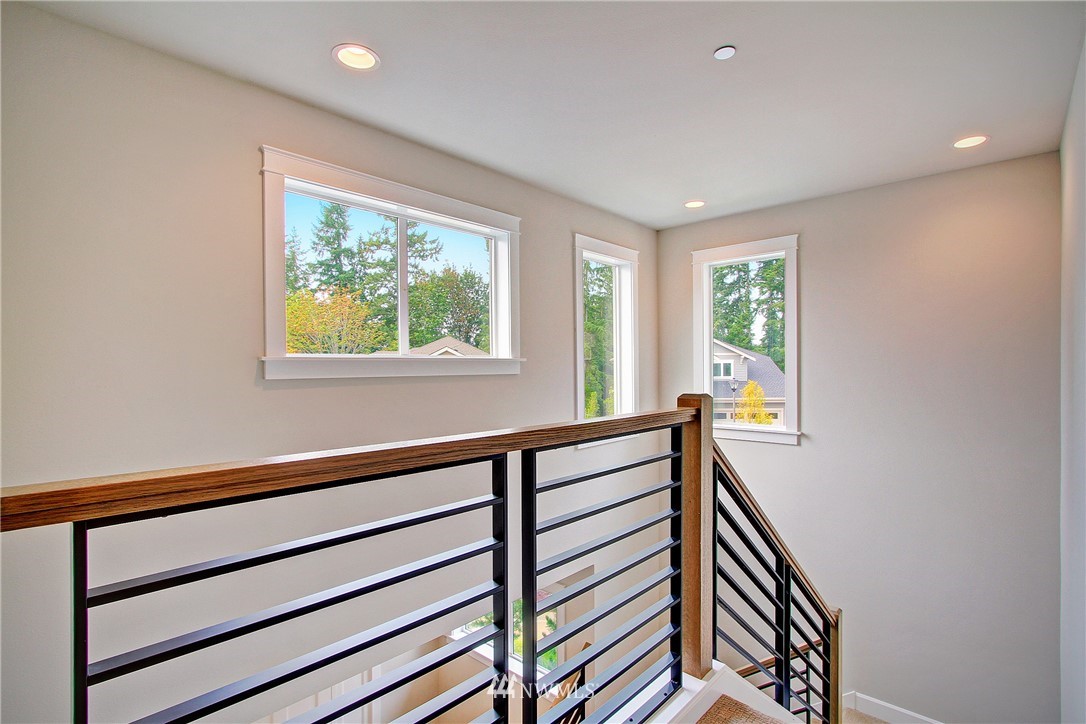 6121 Northeast 2nd Street Renton, WA 98059 - Photo 10 of 19