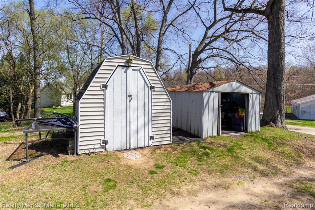 2543 Henry Road Lapeer, MI 48446 - Photo 23 of 30