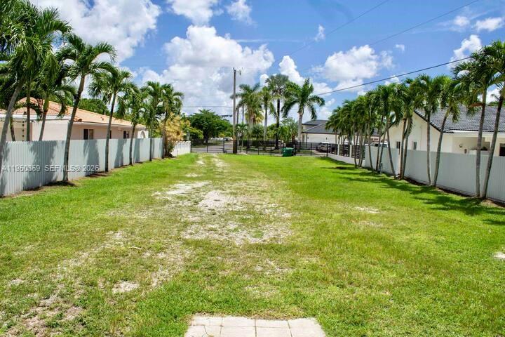 3000 Southwest 114th Avenue Miami, FL 33165 - Photo 3 of 13