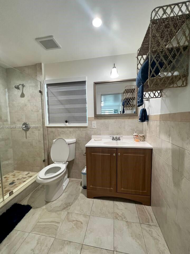 3000 Southwest 114th Avenue Miami, FL 33165 - Photo 7 of 13