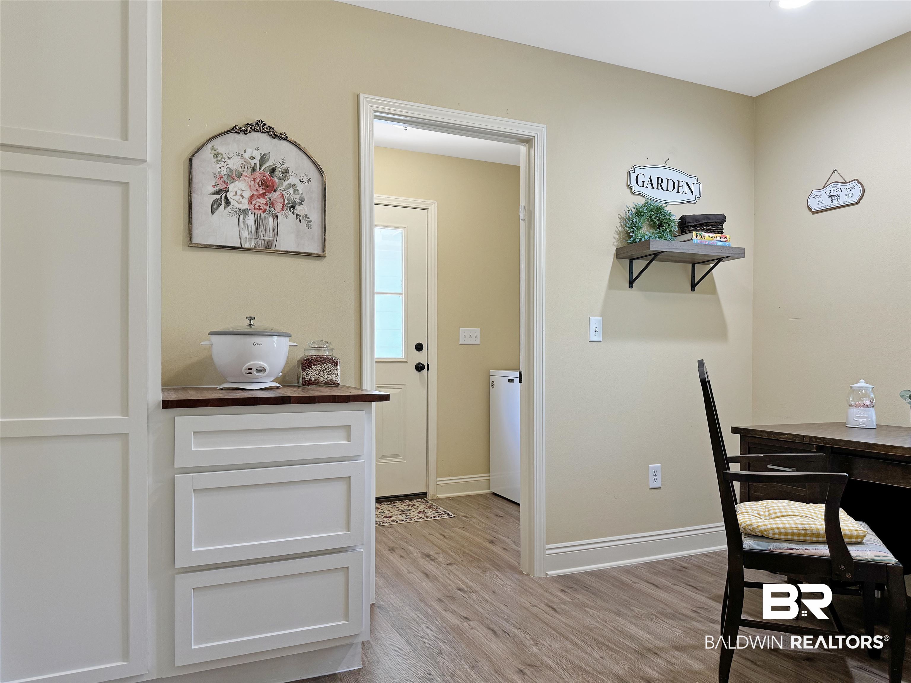 30687 Brady Road Robertsdale, AL 36567 - Photo 31 of 53 This spacious room can double as an office, craft or mud room.