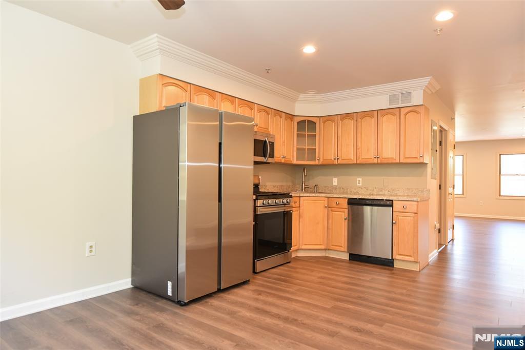 272 Old River Road Edgewater, NJ 07020 - Photo 13 of 26