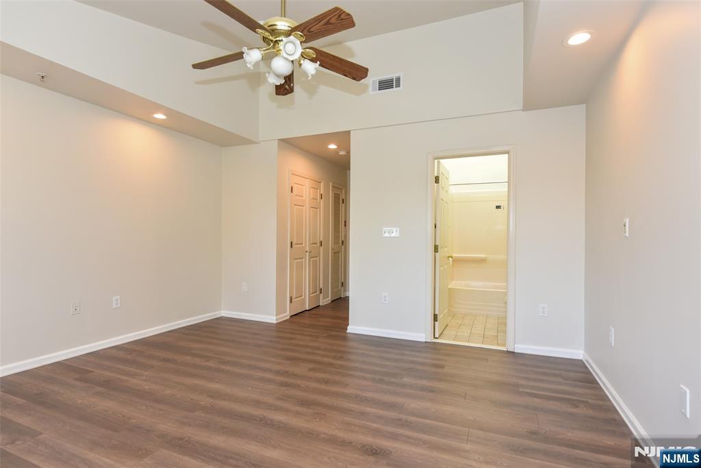 272 Old River Road Edgewater, NJ 07020 - Photo 16 of 26