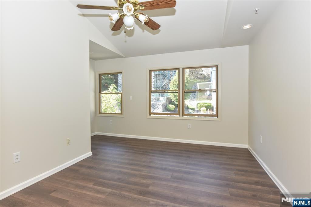 272 Old River Road Edgewater, NJ 07020 - Photo 19 of 26