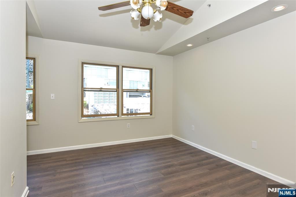 272 Old River Road Edgewater, NJ 07020 - Photo 20 of 26