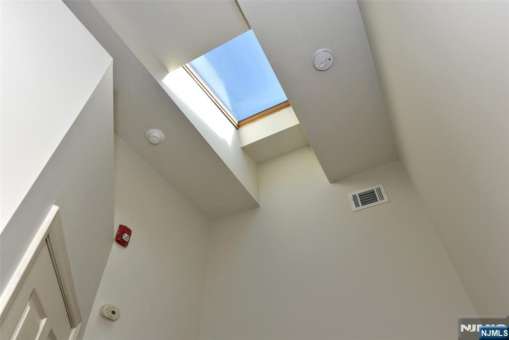 272 Old River Road Edgewater, NJ 07020 - Photo 23 of 26