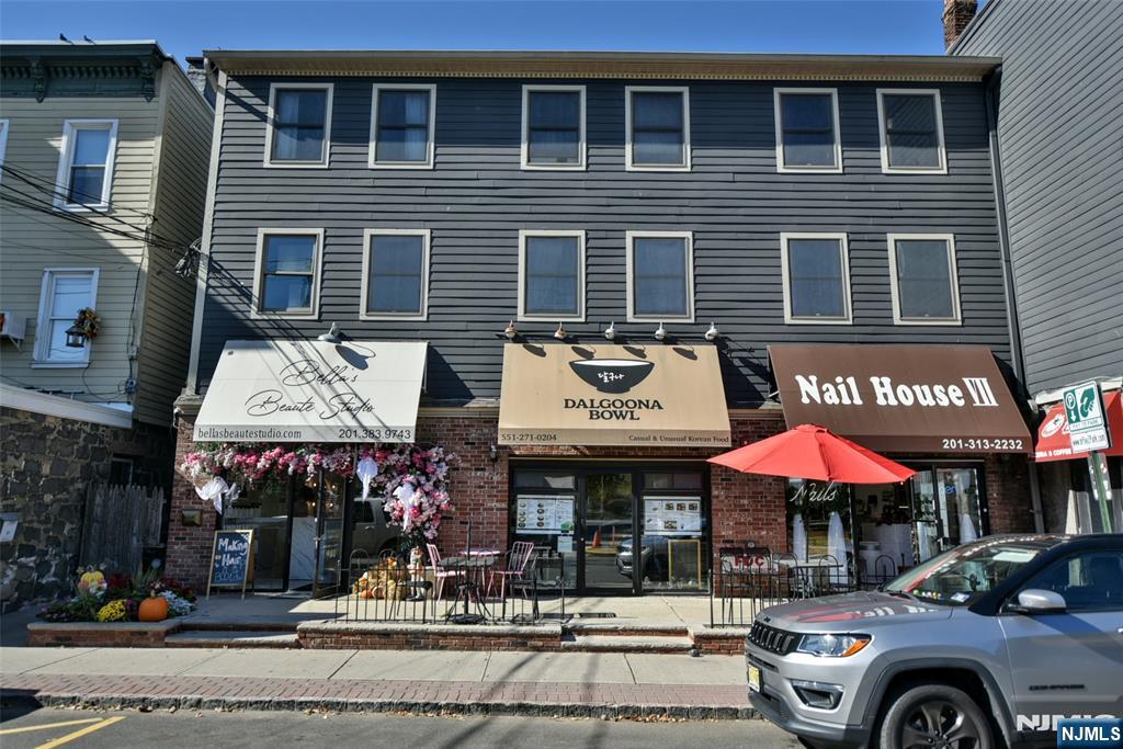 272 Old River Road Edgewater, NJ 07020 - Photo 3 of 26