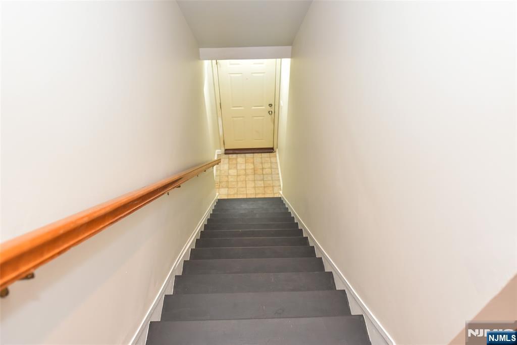 272 Old River Road Edgewater, NJ 07020 - Photo 5 of 26