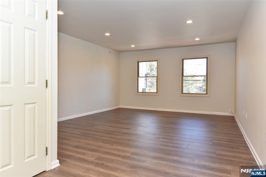 272 Old River Road Edgewater, NJ 07020 - Photo 6 of 26