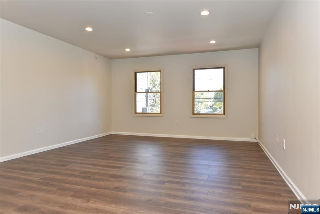 272 Old River Road Edgewater, NJ 07020 - Photo 7 of 26