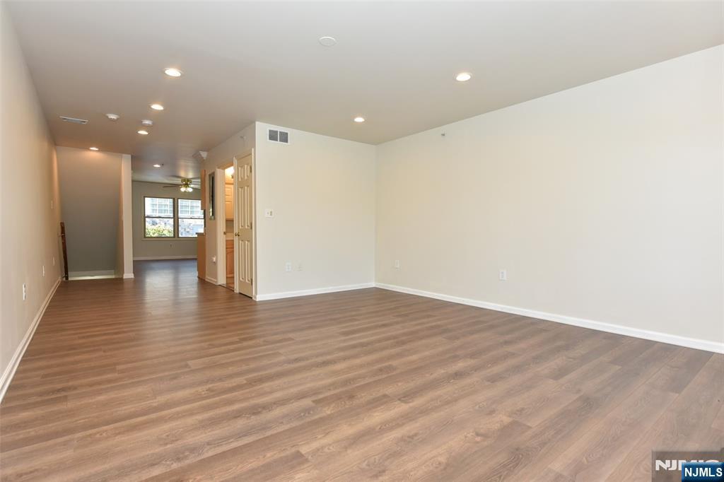 272 Old River Road Edgewater, NJ 07020 - Photo 8 of 26