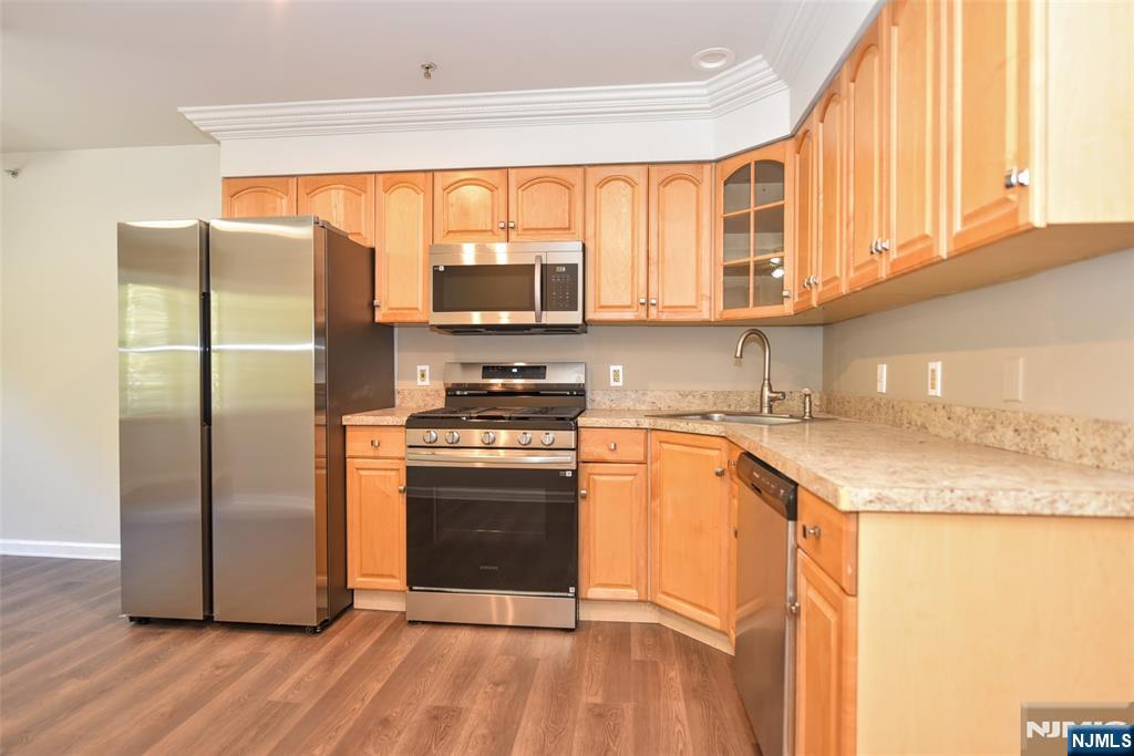 272 Old River Road Edgewater, NJ 07020 - Photo 9 of 26