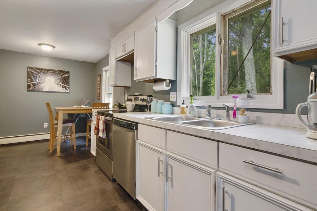 14 Raleigh Road Webster, MA 01570 - Photo 8 of 24 Gallery Image 8