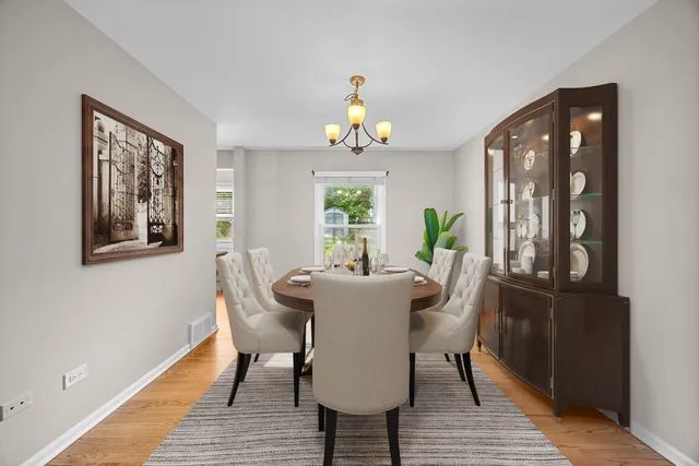 $679,000 | 721 Concord Lane, Barrington, IL 60010