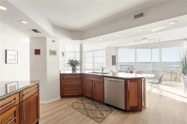 $1,299,000 | 888 Boulevard Of The Arts, Unit 1205, Sarasota, FL 34236