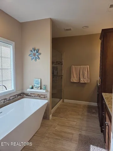 $664,000 | 204 Seminole Circle, Loudon, TN 37774