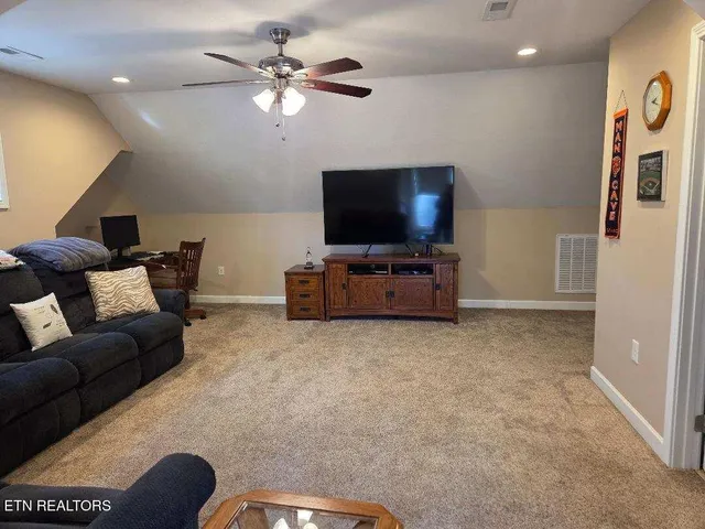 $664,000 | 204 Seminole Circle, Loudon, TN 37774