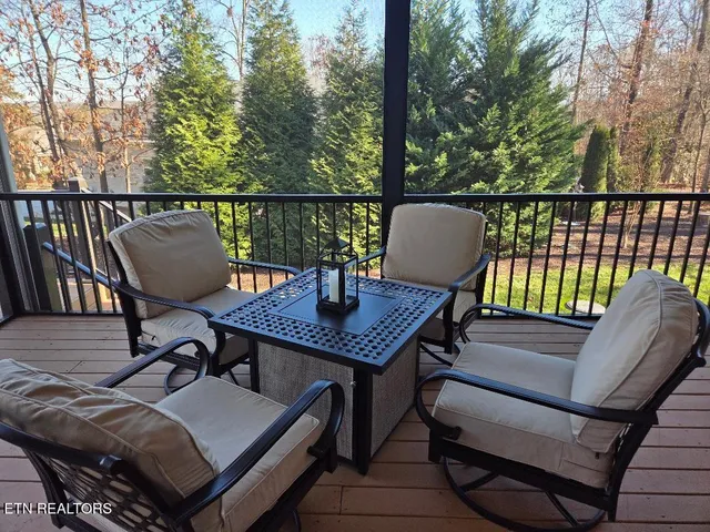 $664,000 | 204 Seminole Circle, Loudon, TN 37774