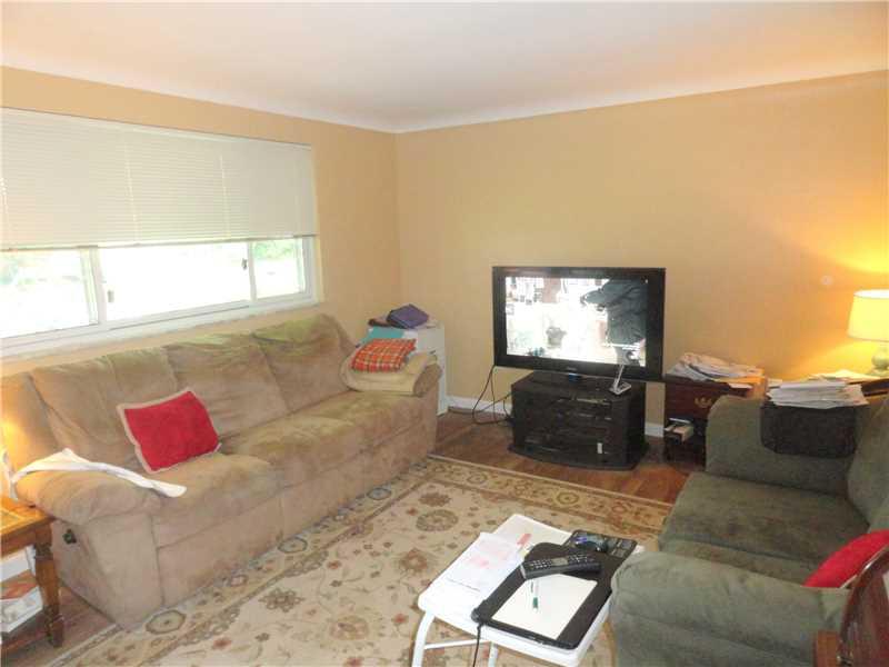 343 East Union Road Cheswick, PA 15024 - Photo 11 of 20 Living Room.