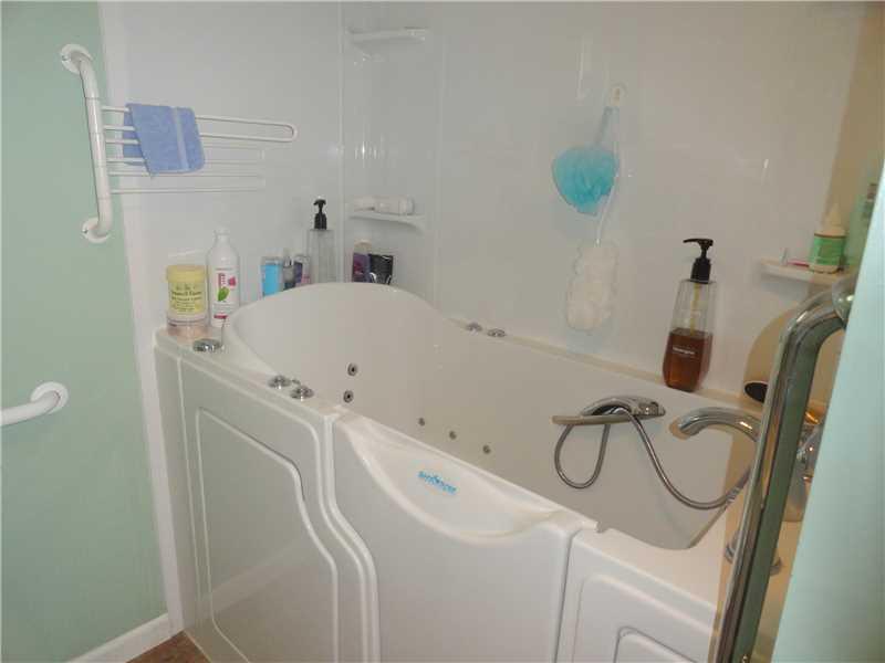 343 East Union Road Cheswick, PA 15024 - Photo 9 of 20 Full Bath.