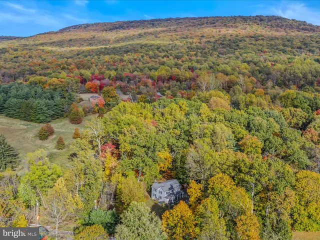 $389,900 | 8907 Crystal Falls Drive, Boonsboro, MD 21713